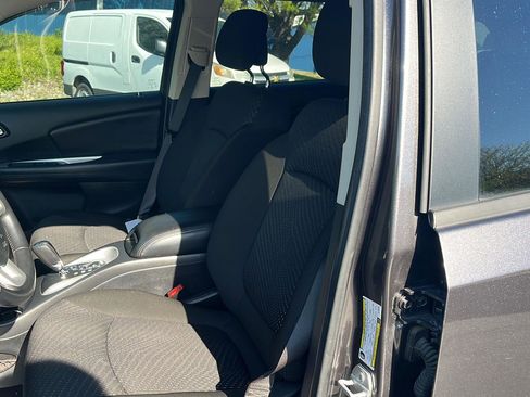 Used 2019 Dodge Journey SE w/ Connectivity Group AWD/4WD image 19