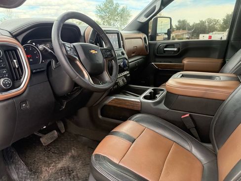 Used 2021 Chevrolet Silverado 2500 High Country w/ Z71 Off-Road Package AWD/4WD image 32