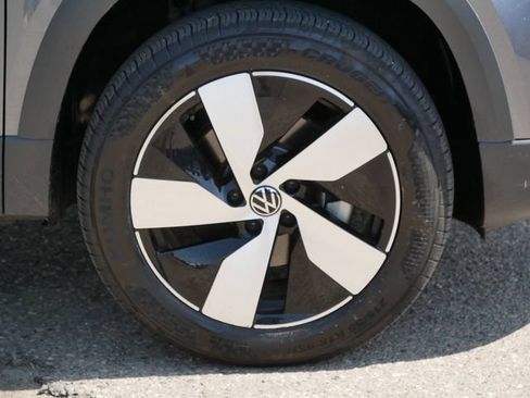 Certified 2024 Volkswagen Taos S AWD/4WD image 9