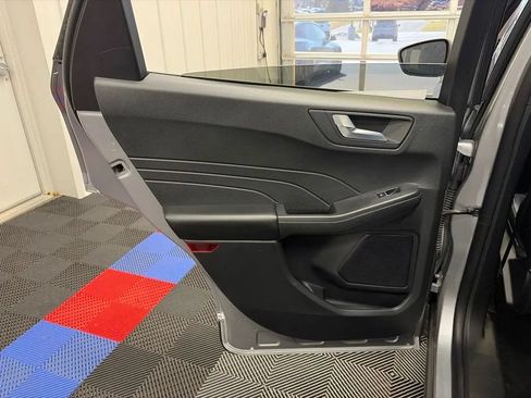 Used 2023 Ford Escape Platinum AWD/4WD image 12