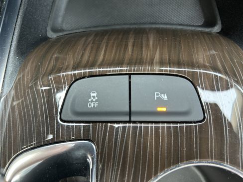 Used 2017 Chevrolet Malibu Premier w/ Premier Sun and Wheel Package FWD image 32