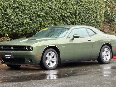 Used 2019 Dodge Challenger SXT image 8