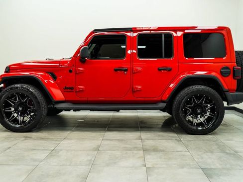Used 2021 Jeep Wrangler Unlimited Sahara AWD/4WD image 8