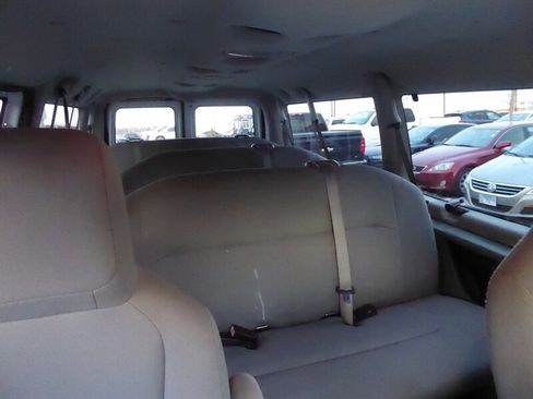 Used 2009 Ford E-350 and Econoline 350 XL image 25