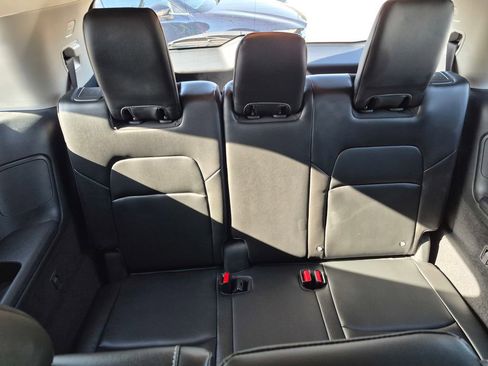 Used 2023 Nissan Pathfinder SL FWD image 23