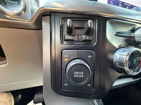 Used 2023 Ford F150 Lariat AWD/4WD image 10