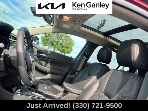 Used 2023 Buick Encore GX Essence w/ Experience Buick Package FWD image 11