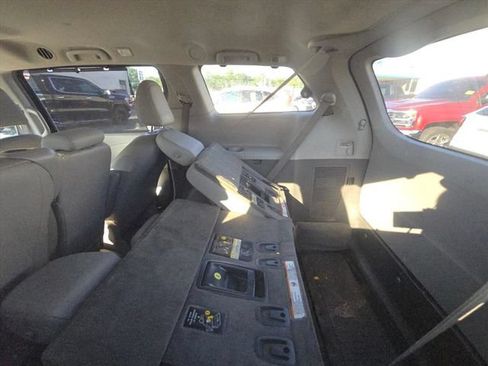 Used 2018 Toyota Sienna XLE FWD image 29