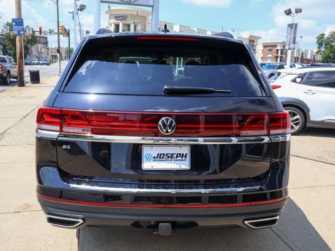 Used 2024 Volkswagen Atlas SE FWD image 4