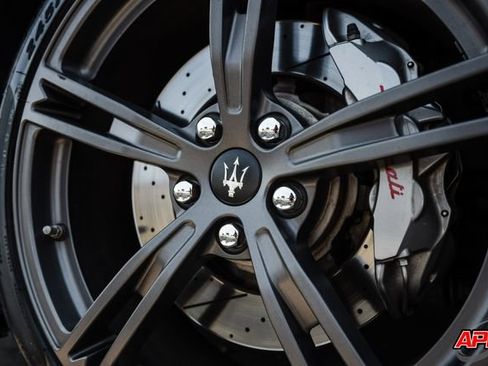 Used 2017 Maserati GranTurismo Sport image 3