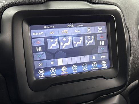 Used 2019 Jeep Renegade Latitude image 14