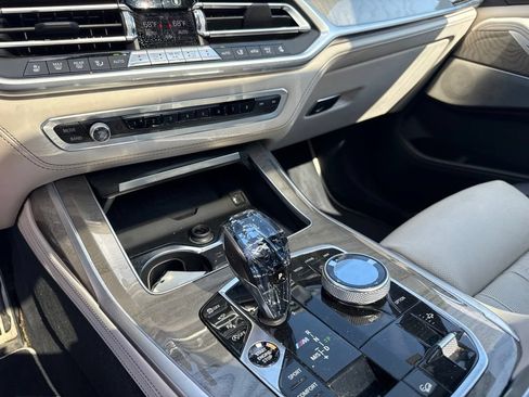 Used 2020 BMW X7 M50i w/ Dynamic Handling Package AWD/4WD image 15