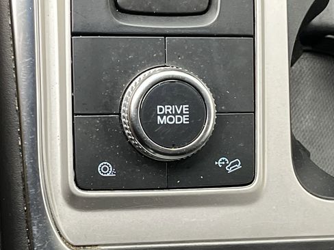Certified 2022 Ford Explorer XLT w/ Equipment Group 202A AWD/4WD image 18