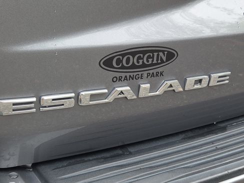 Used 2021 Cadillac Escalade Sport w/ Driver Assist Tech Package image 17