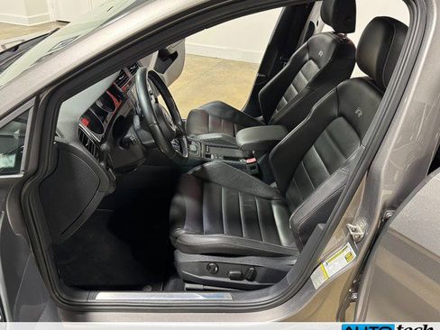 Used 2015 Volkswagen Golf R 4-Door image 27