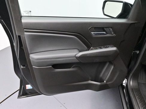 Used 2025 GMC Canyon Elevation w/ Convenience Package RWD image 9