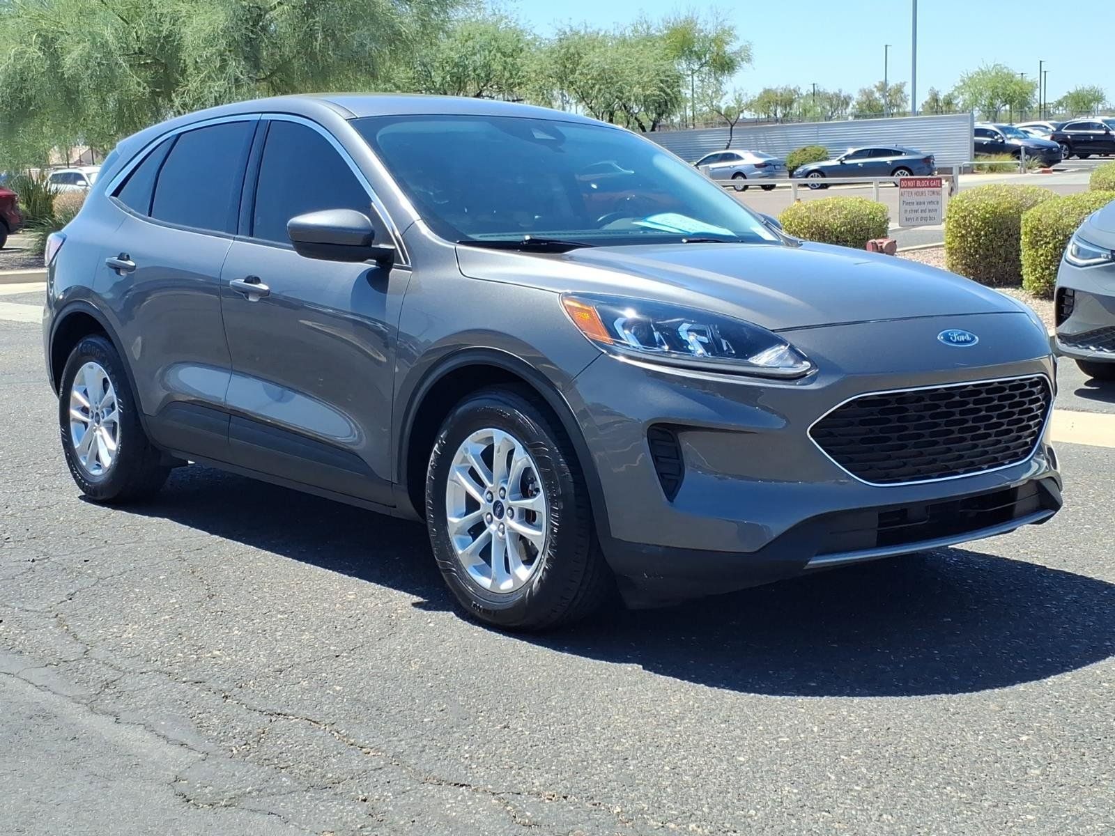 Used 2021 Ford Escape SE w/ Convenience Package FWD image 1