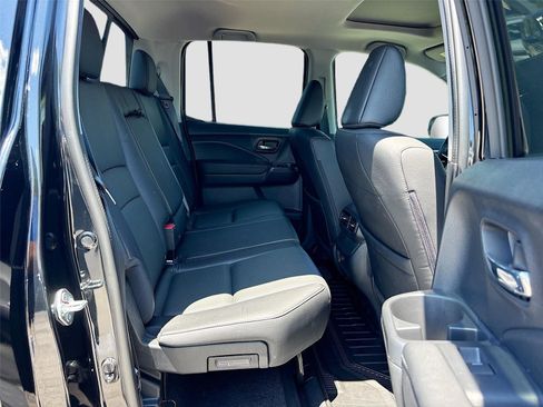 Certified 2025 Honda Ridgeline RTL image 32