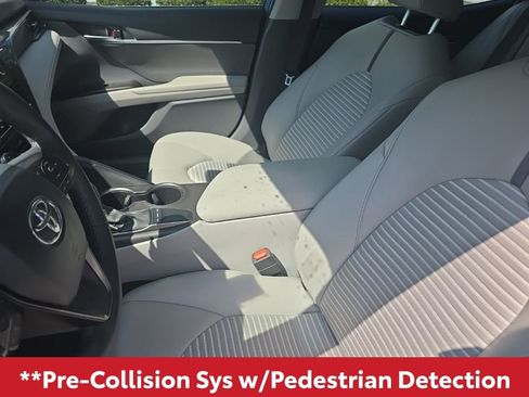 Used 2024 Toyota Camry SE image 15