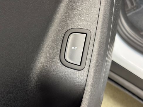 New 2026 Chevrolet Traverse LT w/ Midnight/Sport Edition image 11