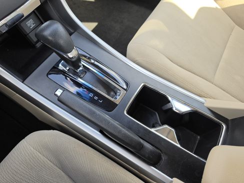 Used 2013 Honda Accord EX image 22