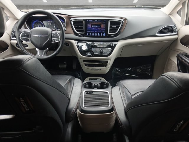 Used 2017 Chrysler Pacifica Touring-L Plus FWD image 21
