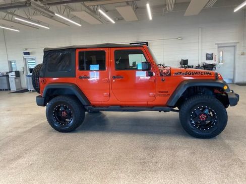 Used 2015 Jeep Wrangler Unlimited Sport w/ Quick Order Package 24S AWD/4WD image 4