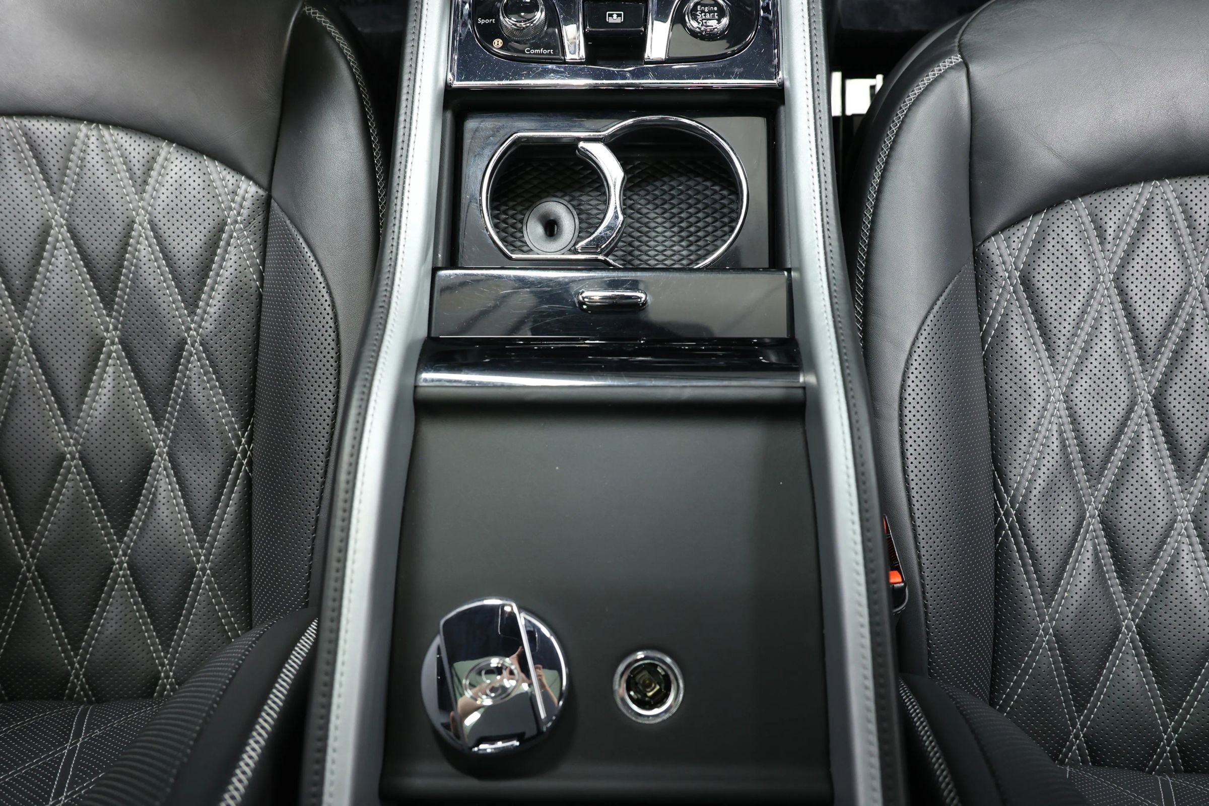Used 2018 Bentley Mulsanne RWD image 54