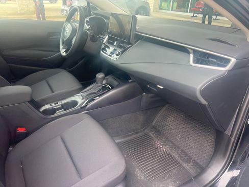 Used 2025 Toyota Corolla LE image 11