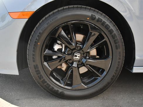 Used 2023 Honda Odyssey Sport image 12