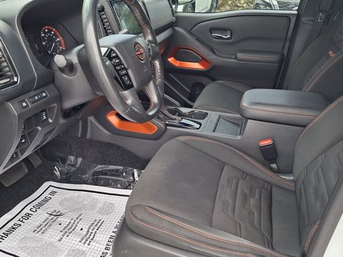 Used 2023 Nissan Frontier PRO-4X w/ Pro Convenience Package AWD/4WD image 9