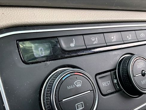 Used 2019 Volkswagen Atlas SE AWD/4WD image 24