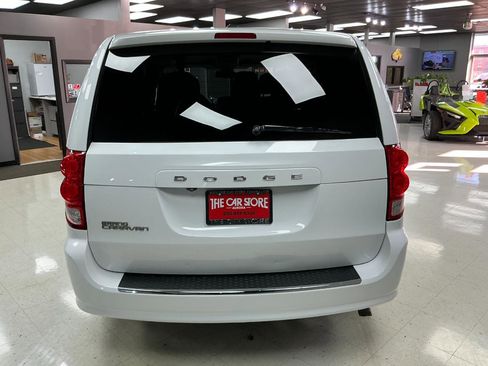 Used 2019 Dodge Grand Caravan SE w/ UConnect Hands-Free Group FWD image 10