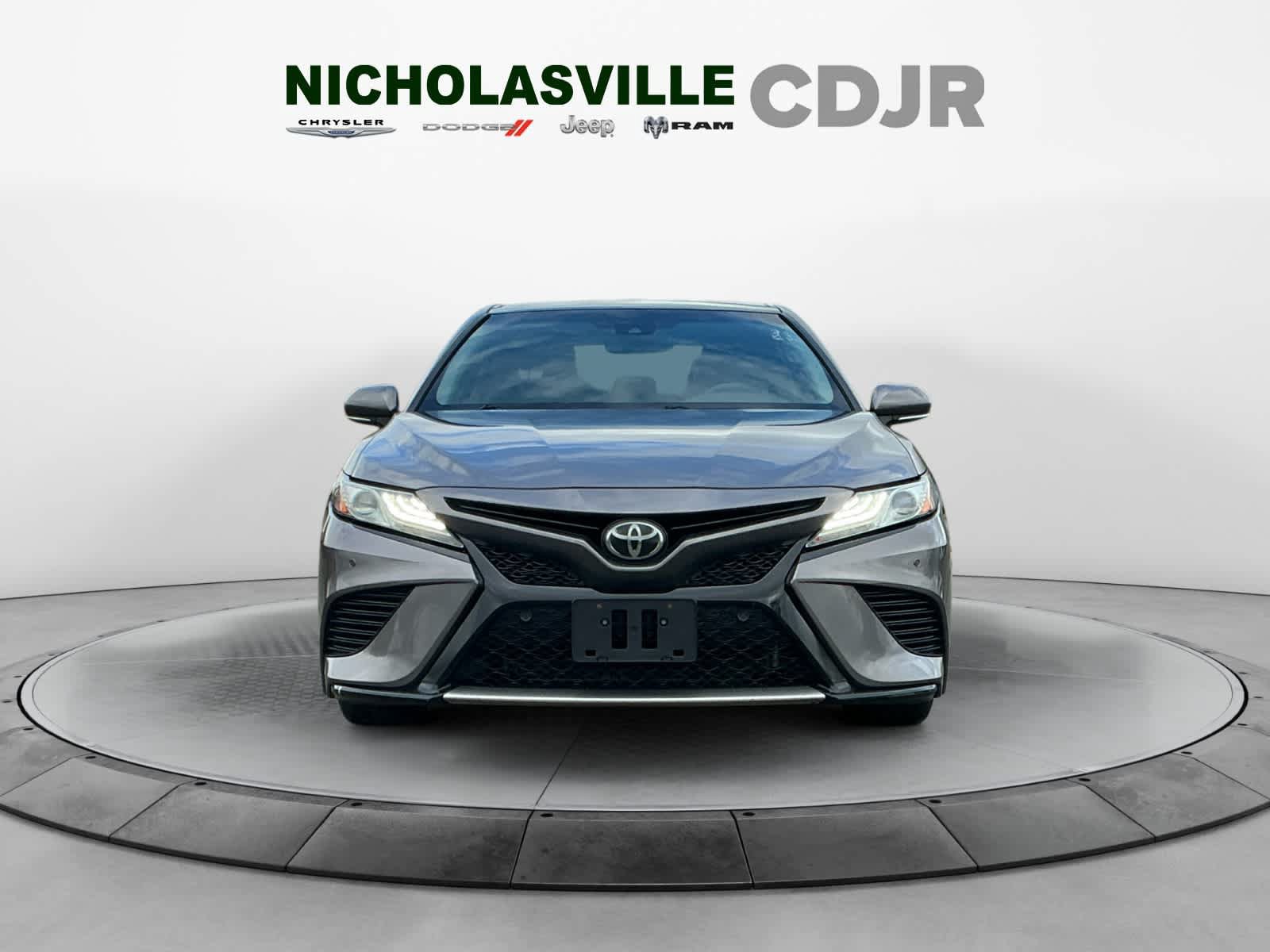 Used 2018 Toyota Camry XSE FWD image 8