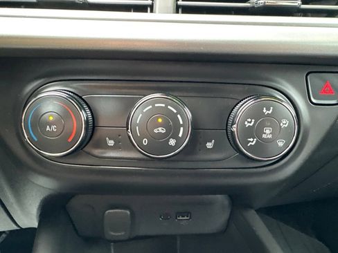 Used 2024 Chevrolet Trax RS w/ Driver Confidence Package FWD image 27