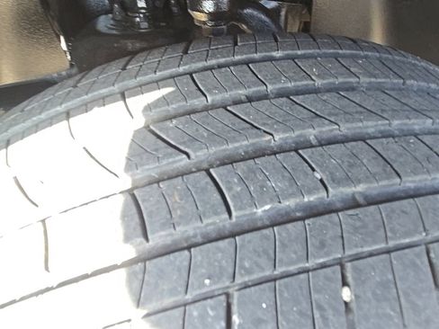 Certified 2022 Nissan Frontier SV w/ Technology Package image 39