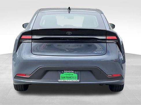 New 2026 Toyota Prius Plug-In Hybrid FWD image 4