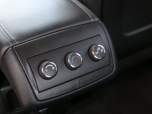 Used 2016 Chevrolet Traverse LT FWD image 27