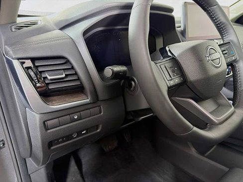 Certified 2025 Nissan Rogue Platinum image 8