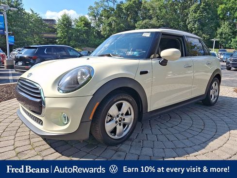 Used 2021 MINI Cooper 4-Door Hardtop w/ Storage Package FWD image 3