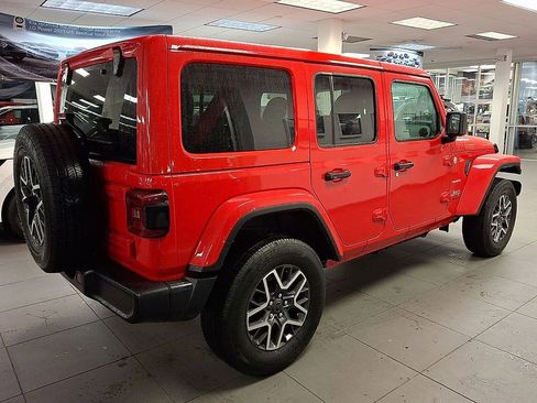 Used 2024 Jeep Wrangler Sahara image 6