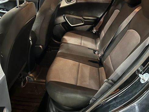 Used 2021 Kia Soul LX image 14