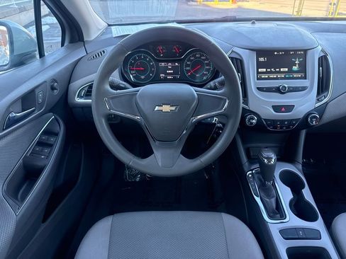Used 2018 Chevrolet Cruze LS image 13