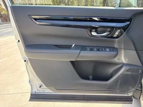 Used 2025 Honda CR-V EX-L image 14