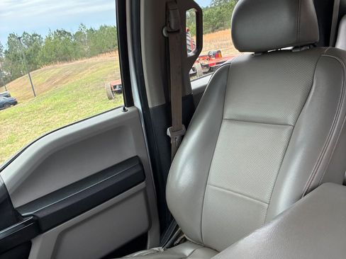 Used 2018 Ford F250 XL w/ Power Equipment Group image 22