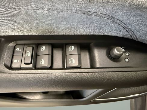 Used 2022 Jeep Compass Latitude w/ Sun and Sound Group image 19