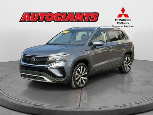 Used 2024 Volkswagen Taos SE image 5