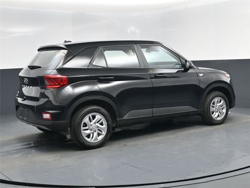 New 2026 Hyundai Venue SE image 4