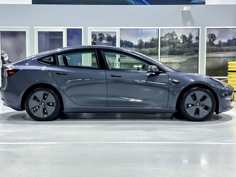 Used 2023 Tesla Model 3 Standard Range RWD image 8