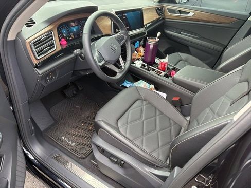 Certified 2024 Volkswagen Atlas SE image 15